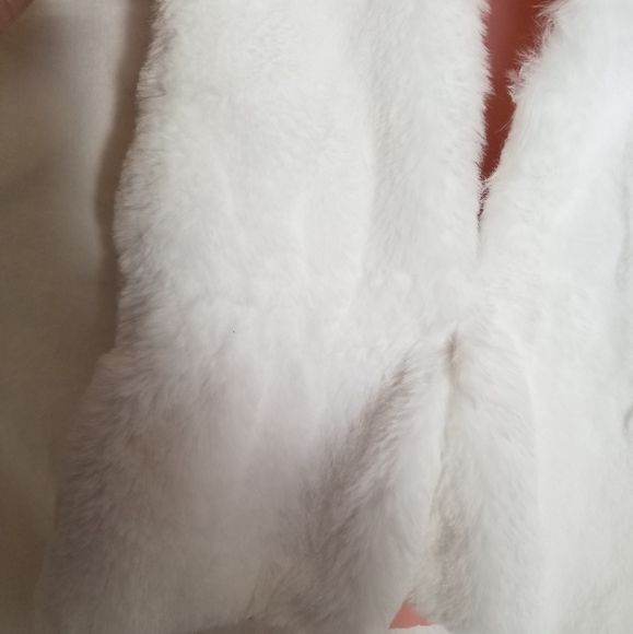 First Impressions Bear Hooded White Faux Fur Vest 18 Months - Picture 4 of 12